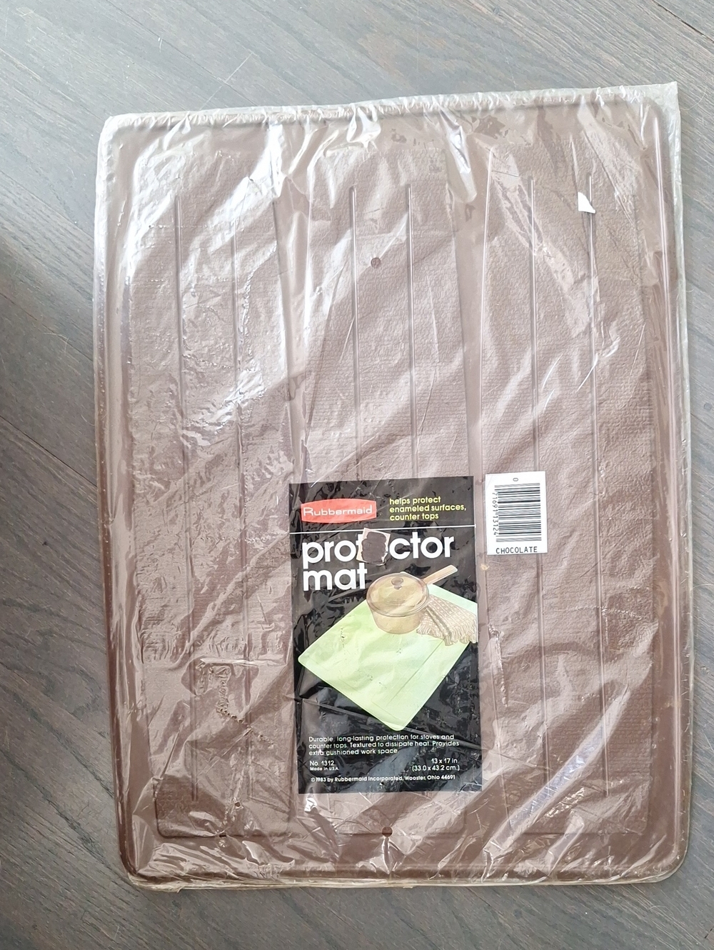 Vintage 1983 Rubbermaid No. 1312 Protector Mat ~ Chocolate 13" x 17" USA NOS New